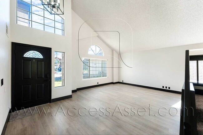 Building Photo - 120 Sandpoint Ln