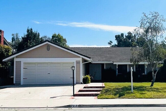 Foto del edificio - charming 3-bedroom, 2-bathroom home nestle...