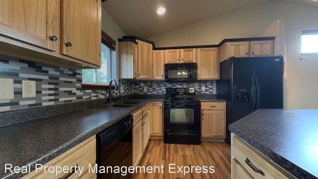 Foto del edificio - 4 br, 2 bath House - 426 N Perry Ln