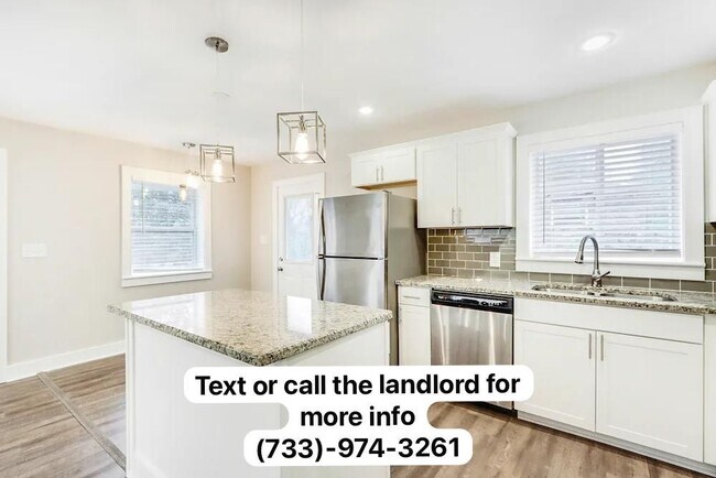 Foto del edificio - 2121 Nichols Ln