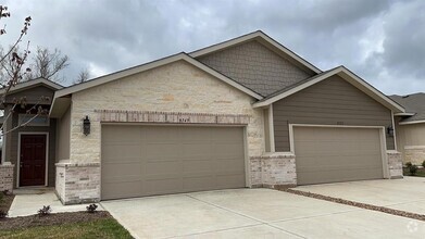 Building Photo - 9753 Grosbeak Ln