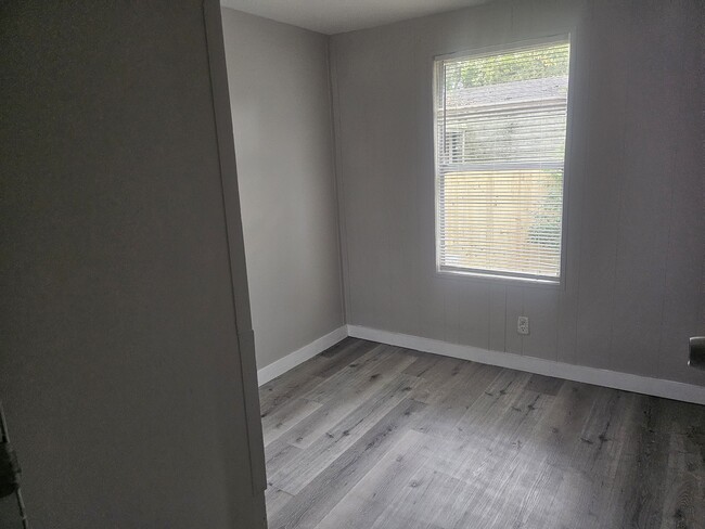 Foto del edificio - 8405 Vining St