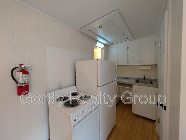 Building Photo - 2941G Green Street