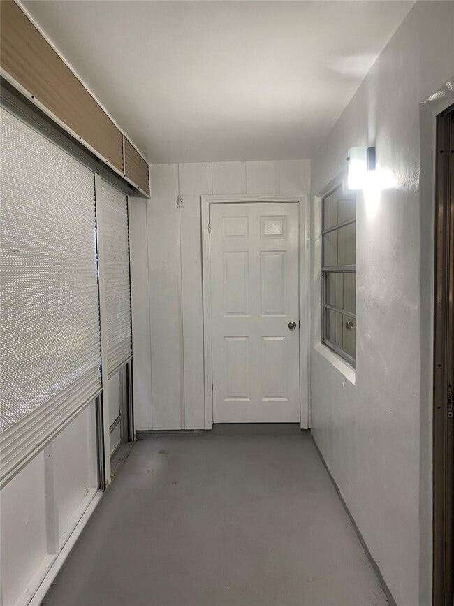 Foto del edificio - 785 Burgundy St