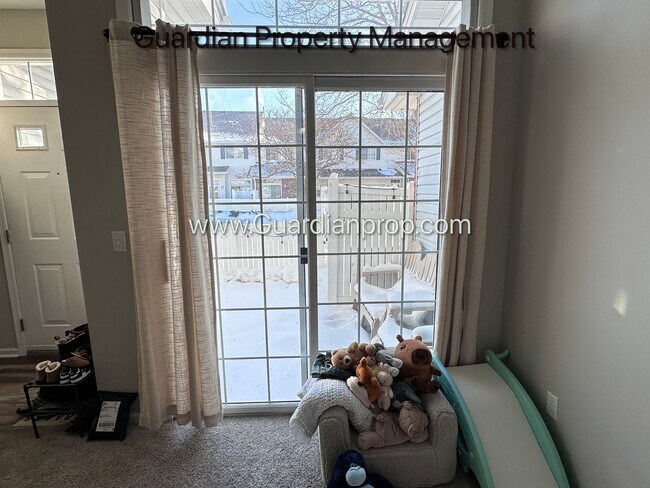 Foto del edificio - Apple Valley Town Home, 1 Car Garage, Washer/Dryer, Dishwasher, Available April/May 1st