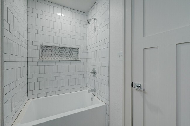 Foto del edificio - 1216 NE 8th St
