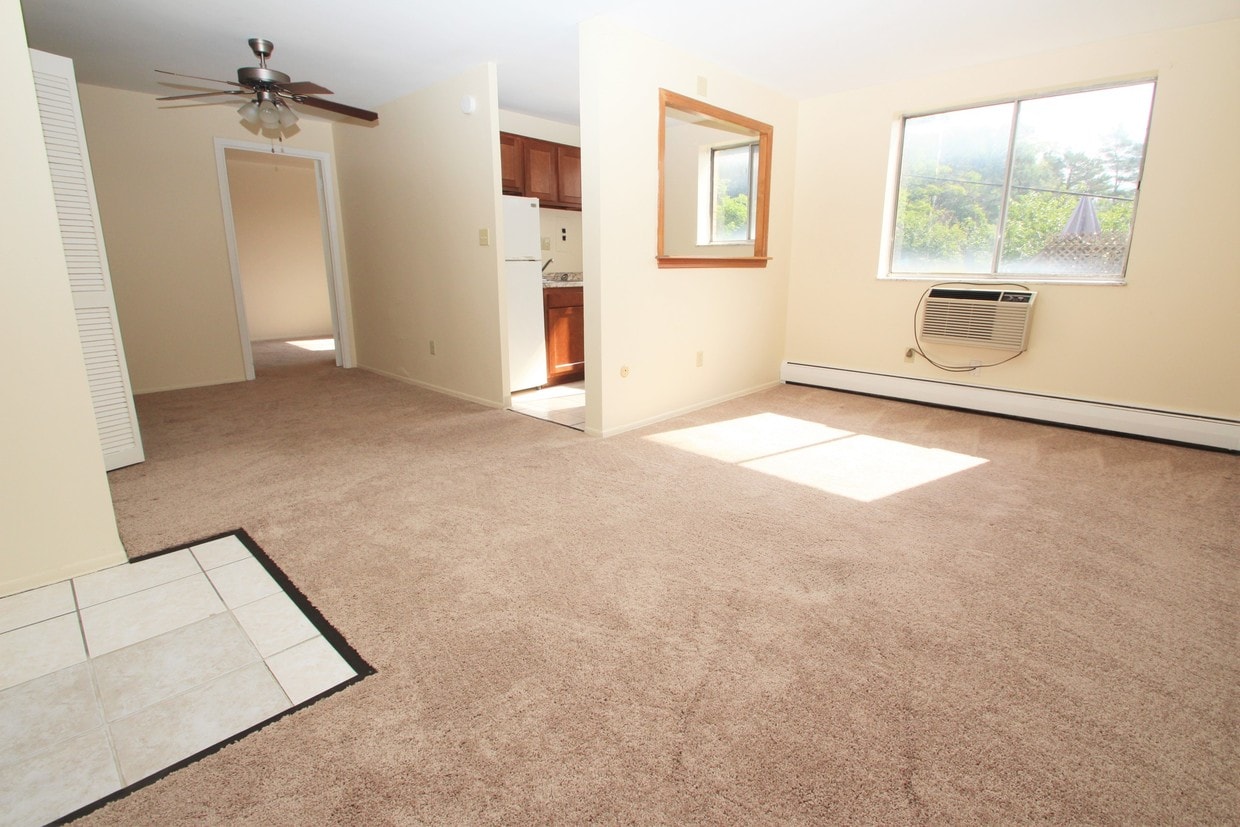 Primary Photo - Brittany Apartments