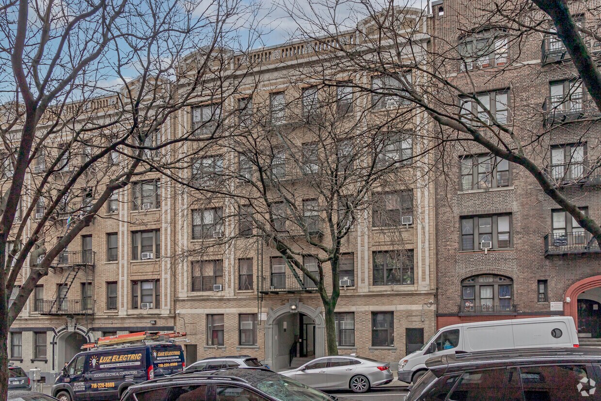Foto del edificio - 674 Academy St