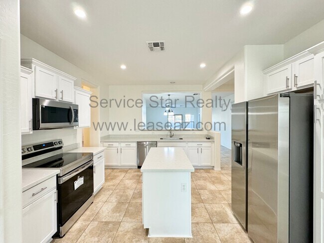 Building Photo - 7221 S 53rd Ln