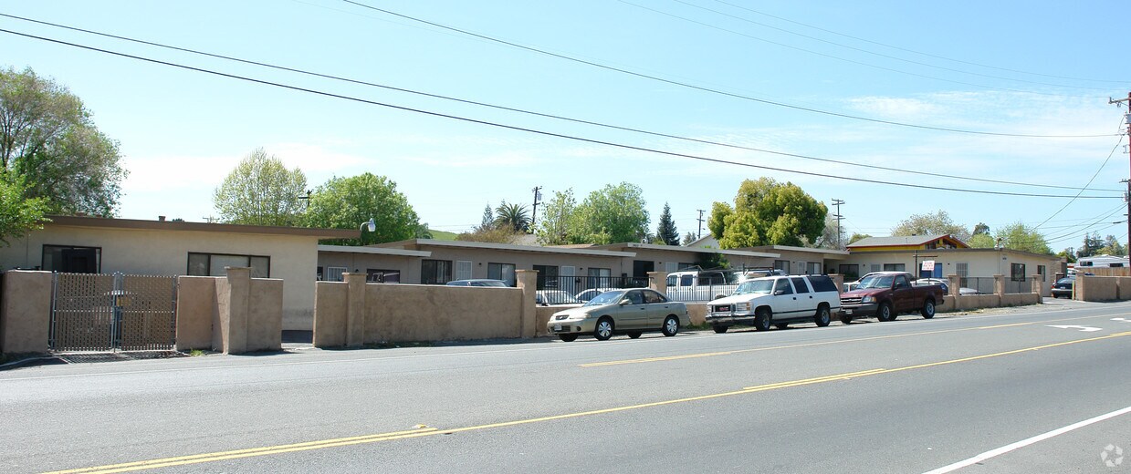 Foto del edificio - 3900-3910 Pacheco Blvd