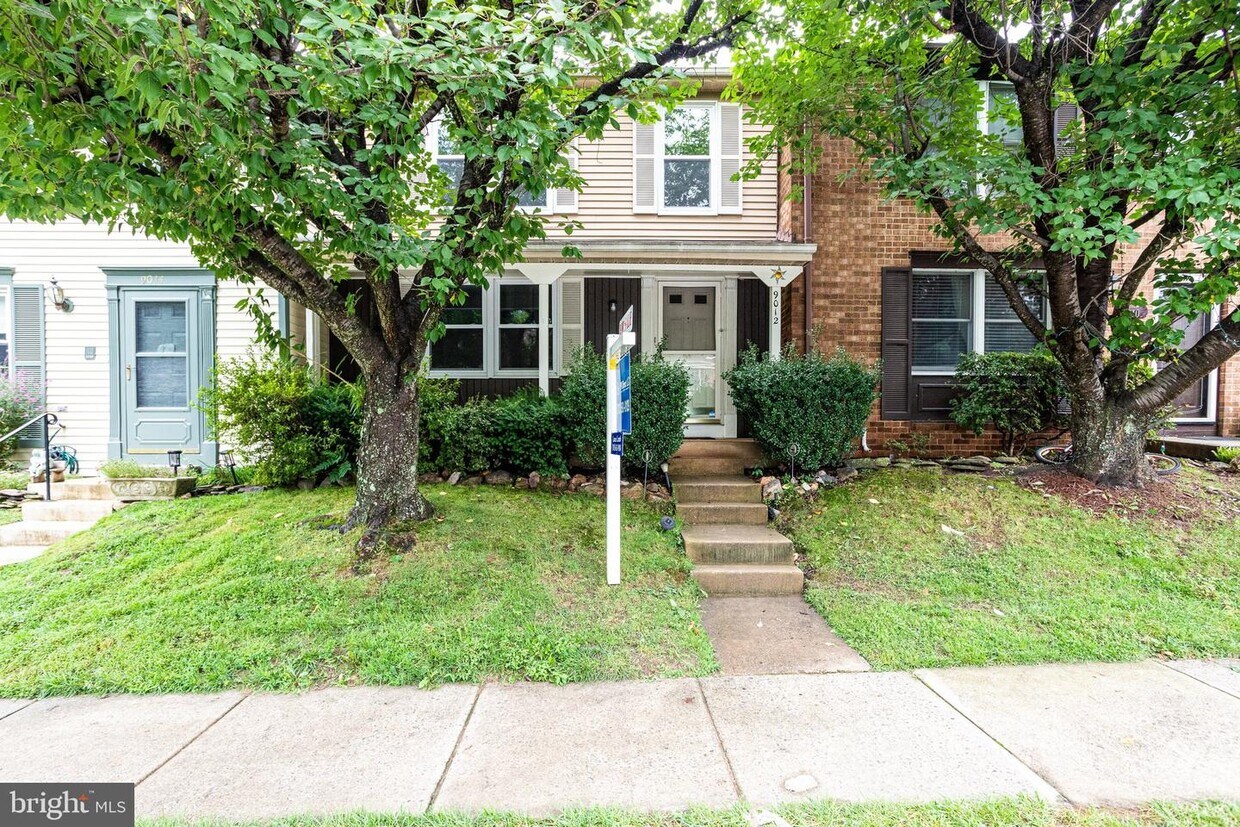 9012 Golden Leaf Ct, Springfield, VA 22153 Townhouse for Rent in
