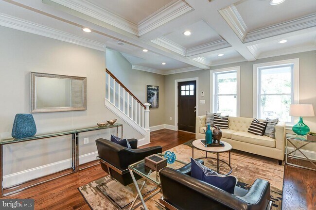 Foto del edificio - 1423 Montello Ave NE