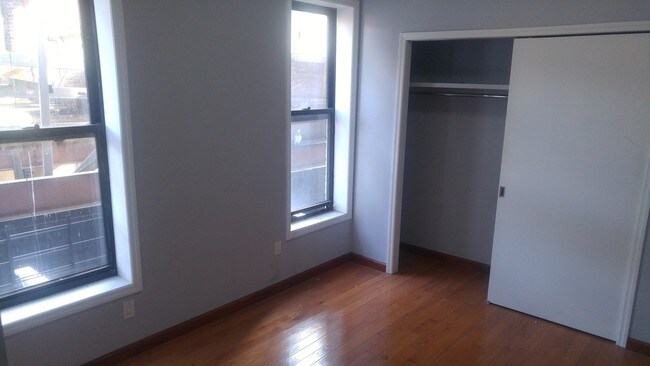 Building Photo - 295 Broome St