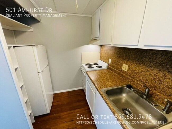 Building Photo - 501 Amhurst Dr