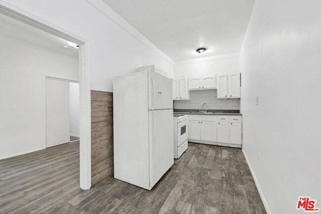Foto del edificio - 225 E Garfield Ave