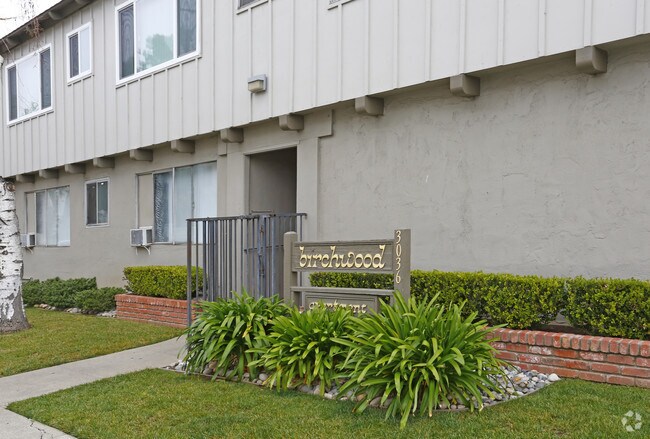 Foto del edificio - Birchwood Apartments