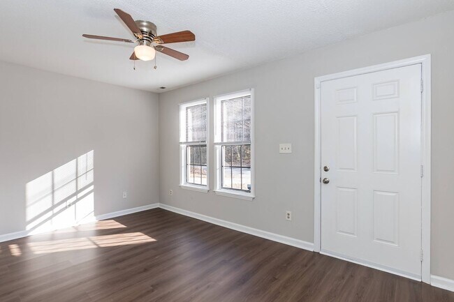 Foto del edificio - Two Bedroom Home!