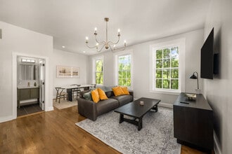 Building Photo - 1326 Broadway-SI ID1312458P