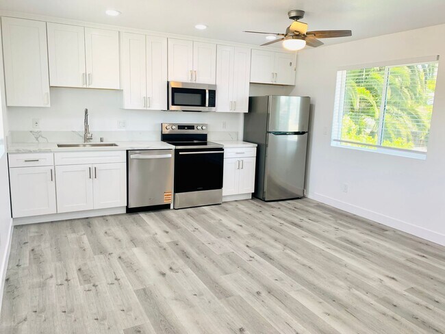 Foto del edificio - CHARMING Newly Constructed 1BD/BA Availabl...