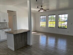 Building Photo - 305 NE 23rd St