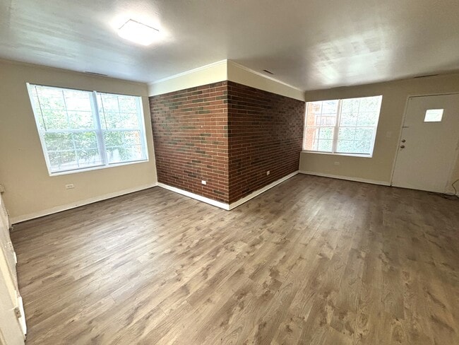 Building Photo - 100 Venita Dr