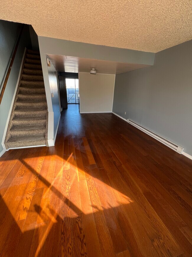 Foto del edificio - 44 Royal Crest Dr