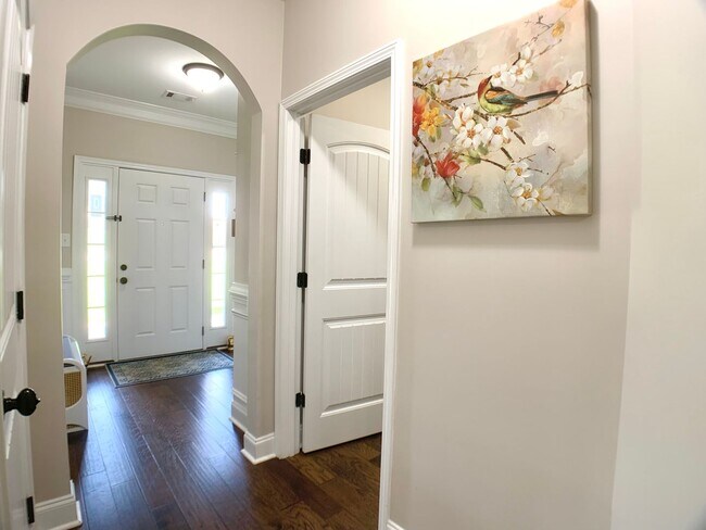 Foto del edificio - 2925 McManus Cir