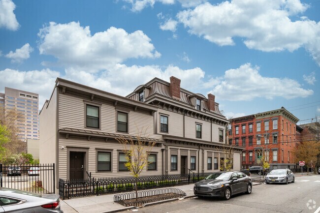 Exterior - 72 Wayne St