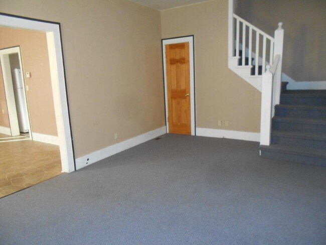 Building Photo - 414 N Poplar St