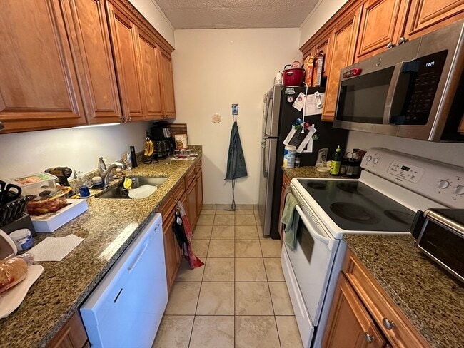 Foto del edificio - 566 Commonwealth Ave