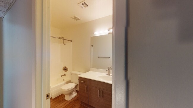 Interior Photo - 27 Seventy Five Mesa Verde