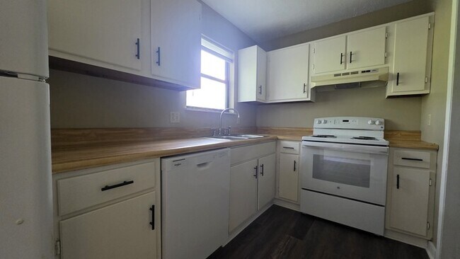 Foto del edificio - Townhouse in Smoketree Apartments