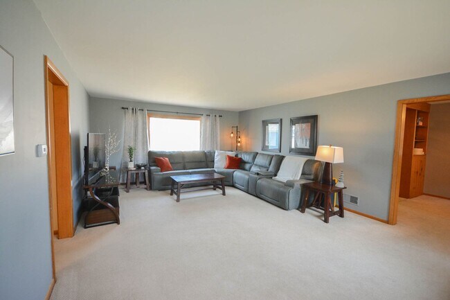 Foto del edificio - Spacious ranch style home in amazing Lowertown location!