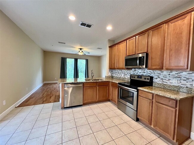 Building Photo - 10429 Kristen Park Dr