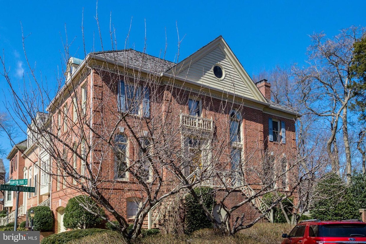 Primary Photo - 6650 Hampton Park Ct