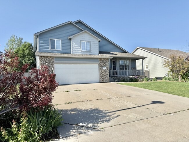 Building Photo - 3325 Crazy Horse Dr
