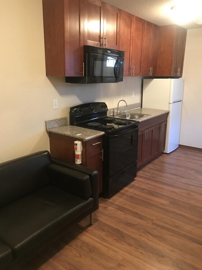 Foto del edificio - 200 N W Anderson St