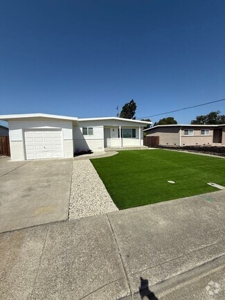 Building Photo - 2101 Nottingham Dr