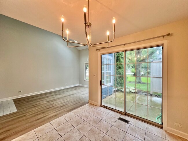 Building Photo - 1232 S Parkside Dr