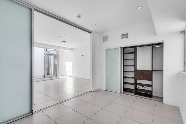 Foto del edificio - 229 8th St