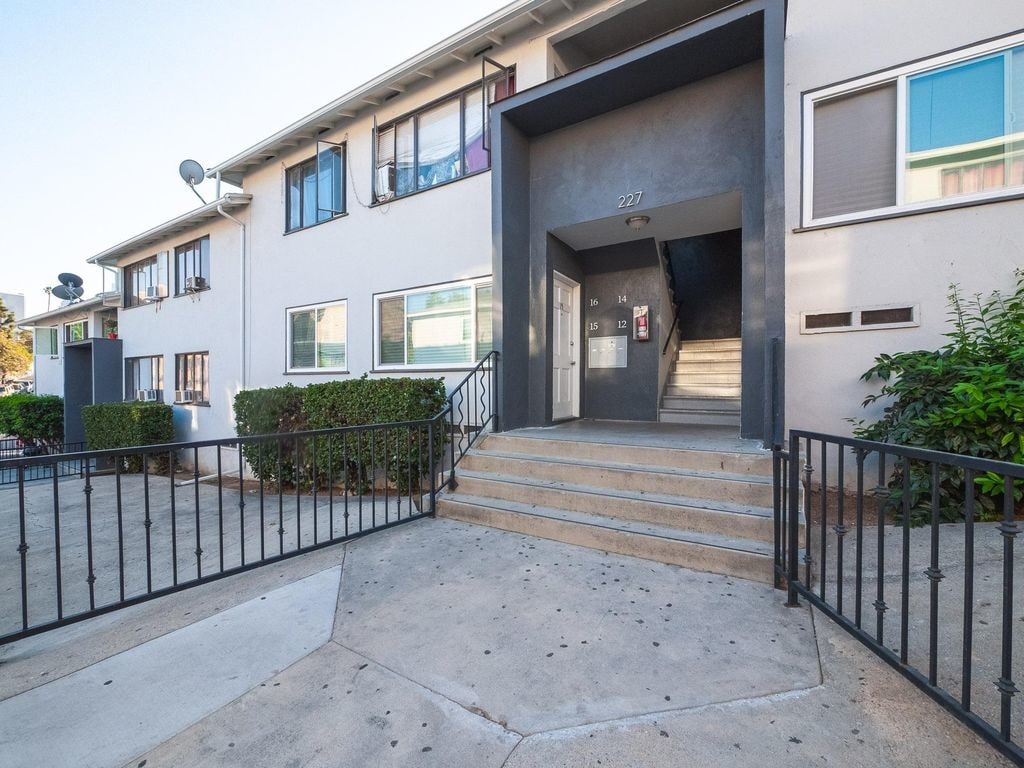 Primary Photo - 221 Union Pl