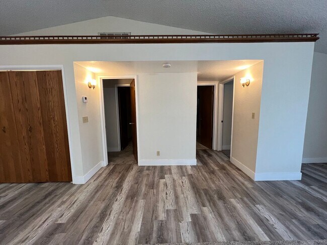 Foto del edificio - 2 Bed 2 Bath Home
