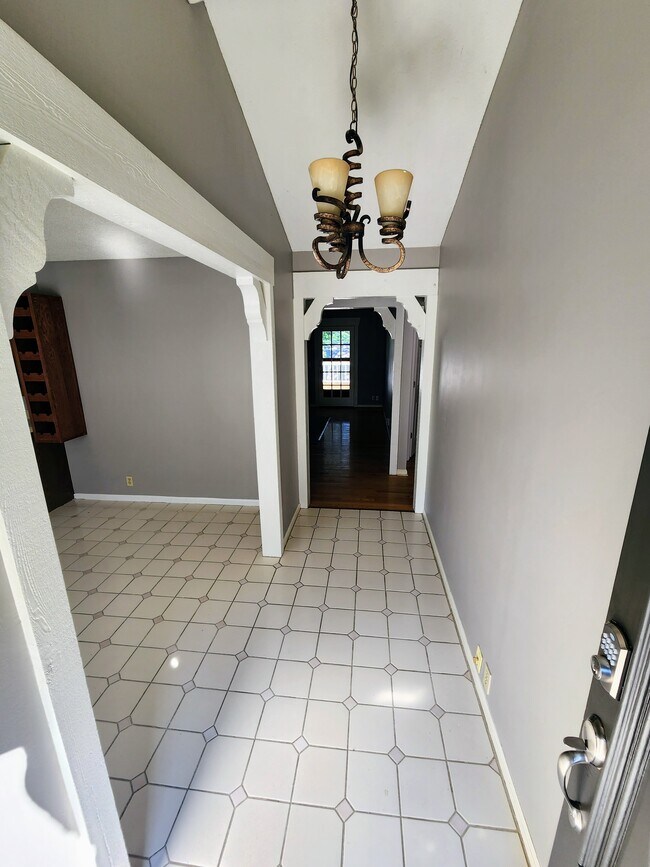 Building Photo - 5135 Quivira Rd