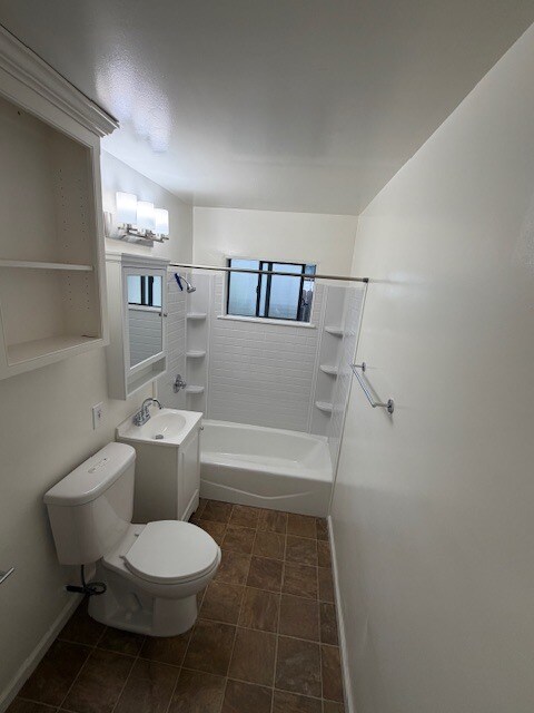 Baño - 517 Cedar St