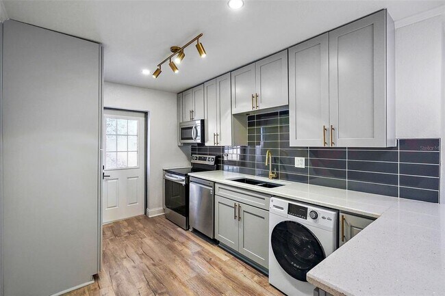 Foto del edificio - 779 12th Ave N