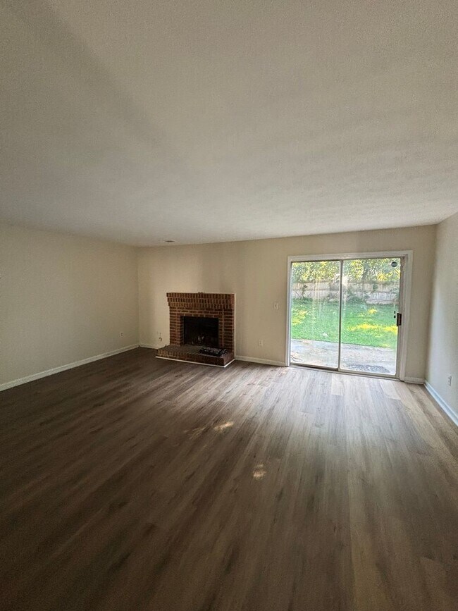 Building Photo - 1011 Windy Oaks Ct