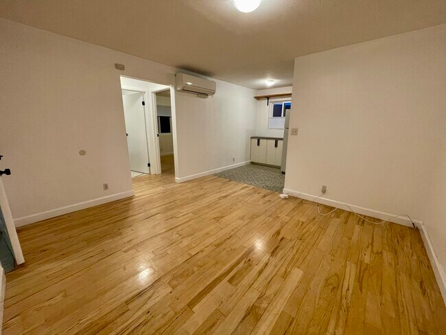 Building Photo - 2147 Santa Ynez St