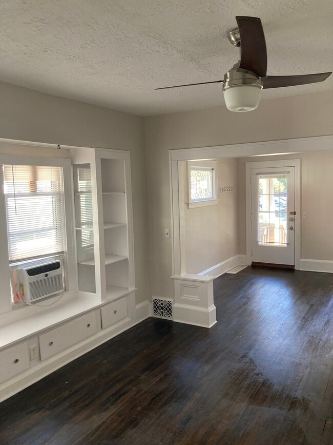 Foto del edificio - 1426 Lakeland Ave