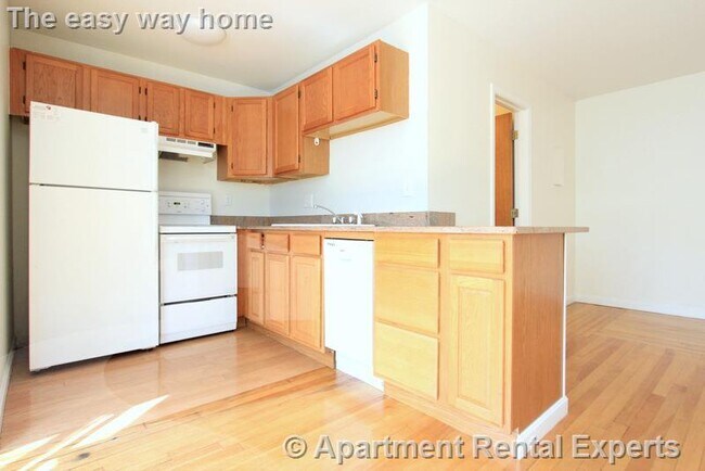 Building Photo - 35 Davis Sq