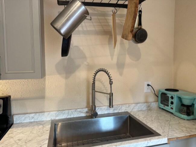 Foto del edificio - 21200 Westside Hwy SW